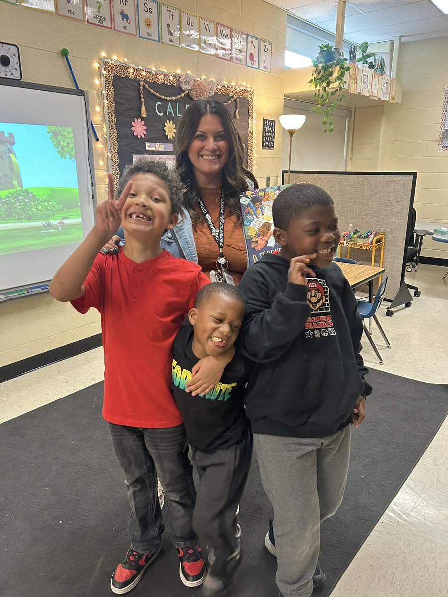 We had such a great week ensuring Mueller’s amazing teachers were appreciated this week!! They deserve all the love and support for their incredible work!! 
Thank you, Mueller Staff, for your dedication to our scholars! #wpsproud