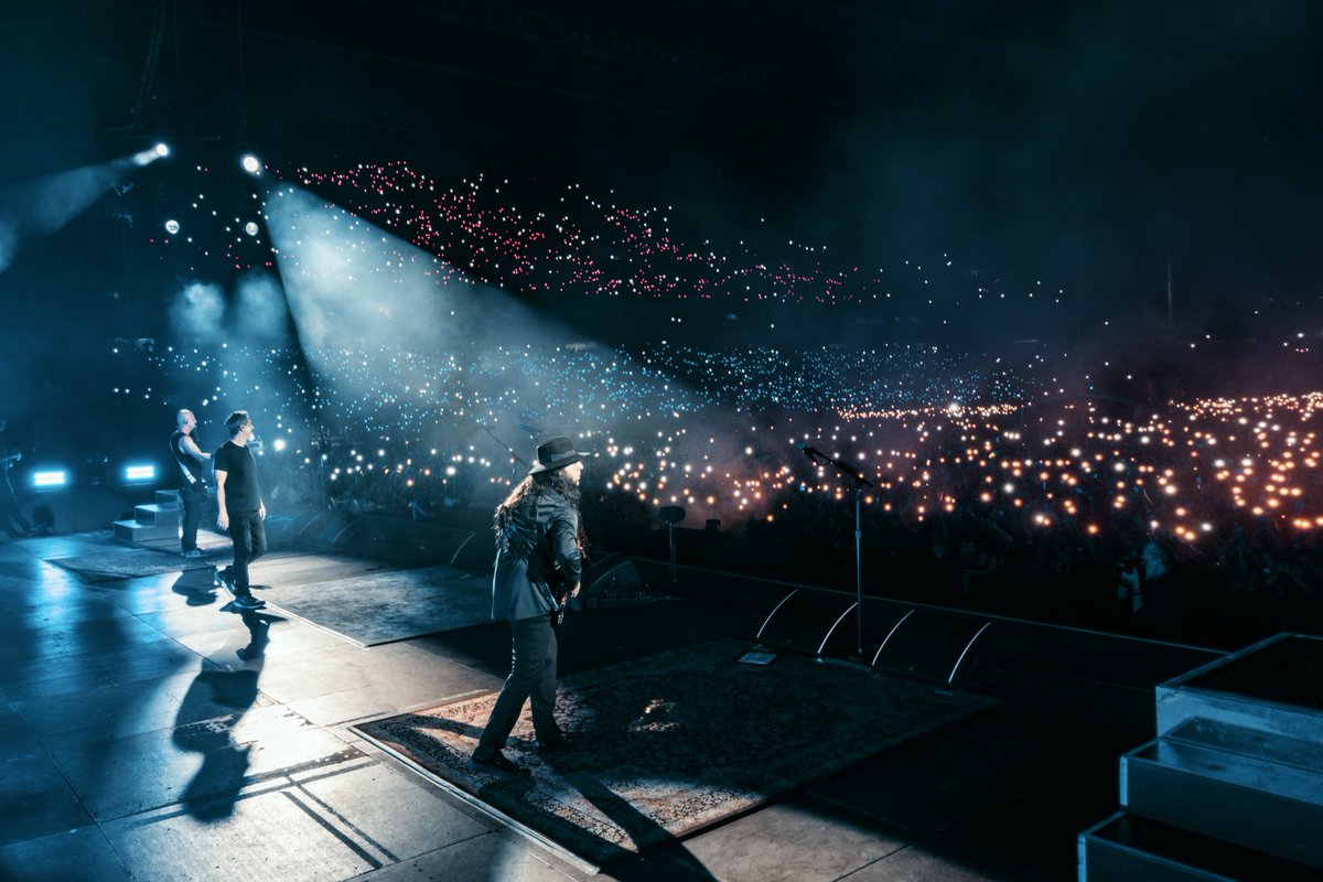Serj Tankian-#SanctionAzerbaijan (@serjtankian) on Twitter photo Thank you, Rio! Tonight, we continue in São Paulo. 🇧🇷
📸: <a href="/audiomassacre/">Clemente Ruiz</a>
#systemofadown #soad #southamerica #tour #brazil Thank you, Rio! Tonight, we continue in São Paulo. 🇧🇷
📸: <a href="/audiomassacre/">Clemente Ruiz</a>
#systemofadown #soad #southamerica #tour #brazil