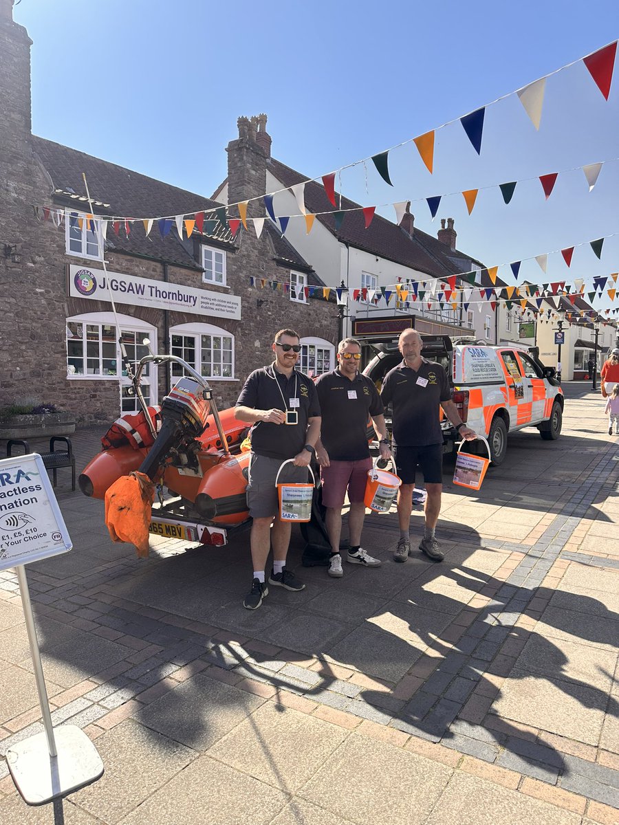 LukeGrinstead's tweet image. A great day of fundraising locally for our charity lifeboat station. As always, in awe of the generosity of the public, who in the hardest of times dig deep to keep this essential service operational