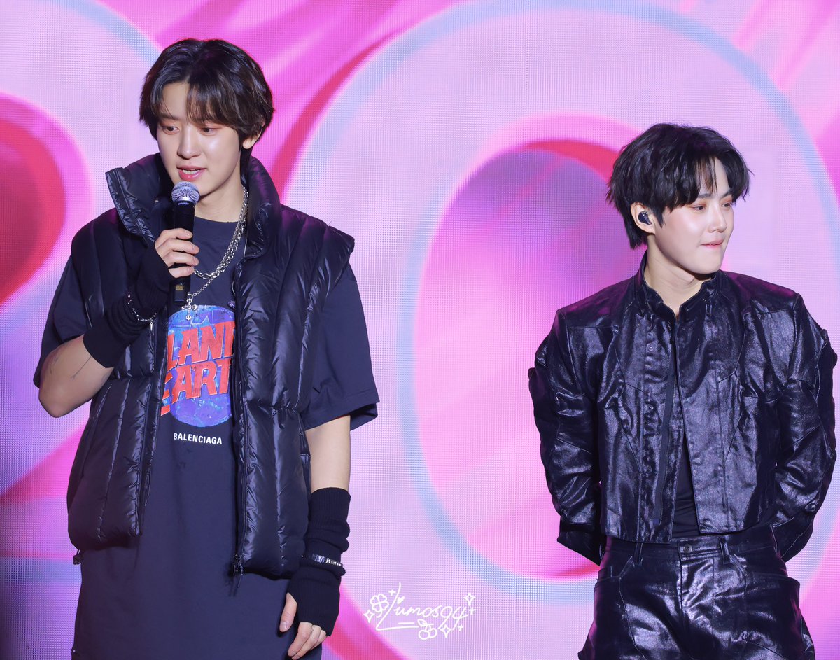🐶and🐰
#CHANYEOL  #찬열 #SUHO #exo #SMTOWN_LIVE_MEXICO_CITY