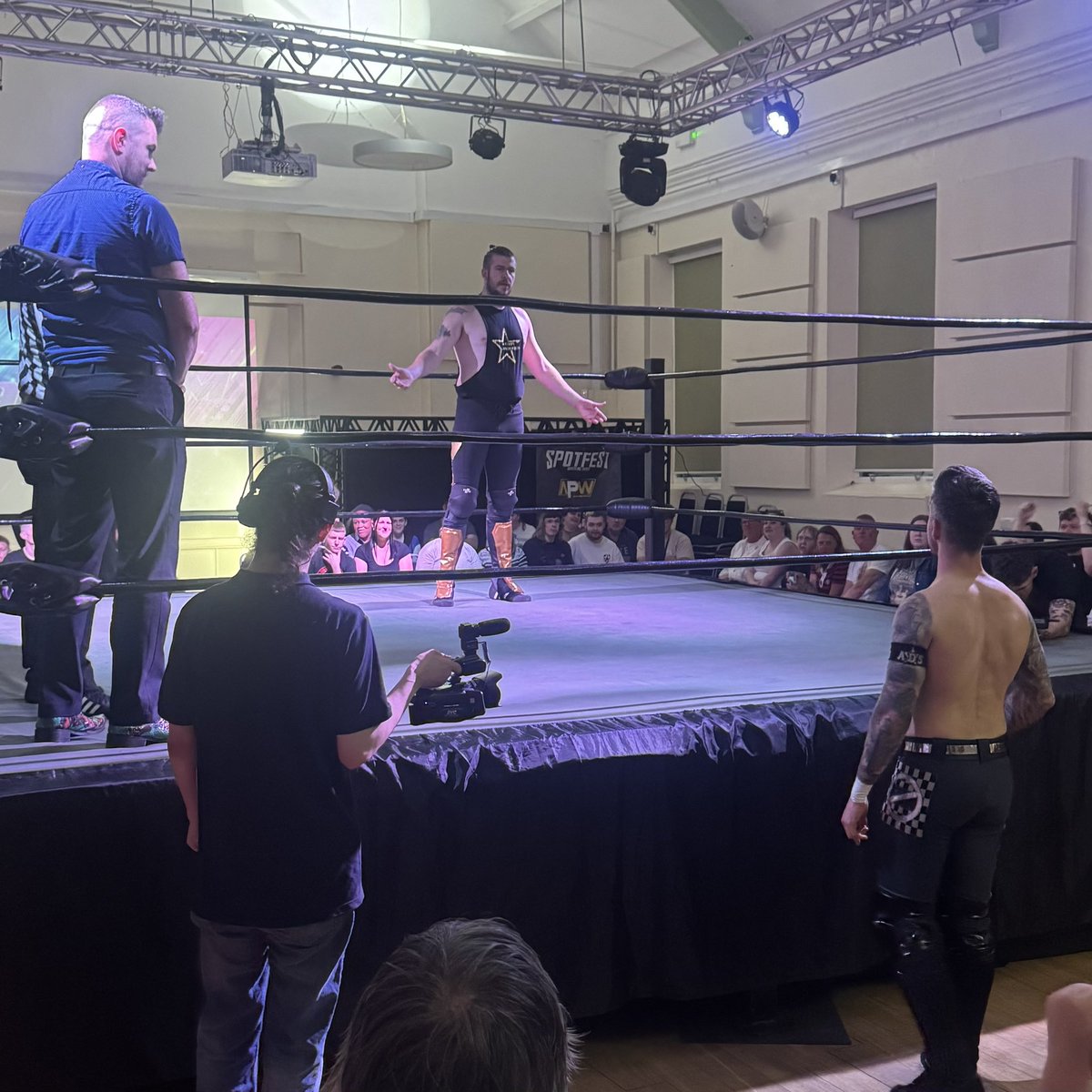 No Fun Dunne fights Woody Anderson to start the 2nd half of APW Mayhem in Dawley Town Hall.

If Woody loses he becomes Dunne’s rookie.

#BritWresIsAlive #SupportIndyWrestling