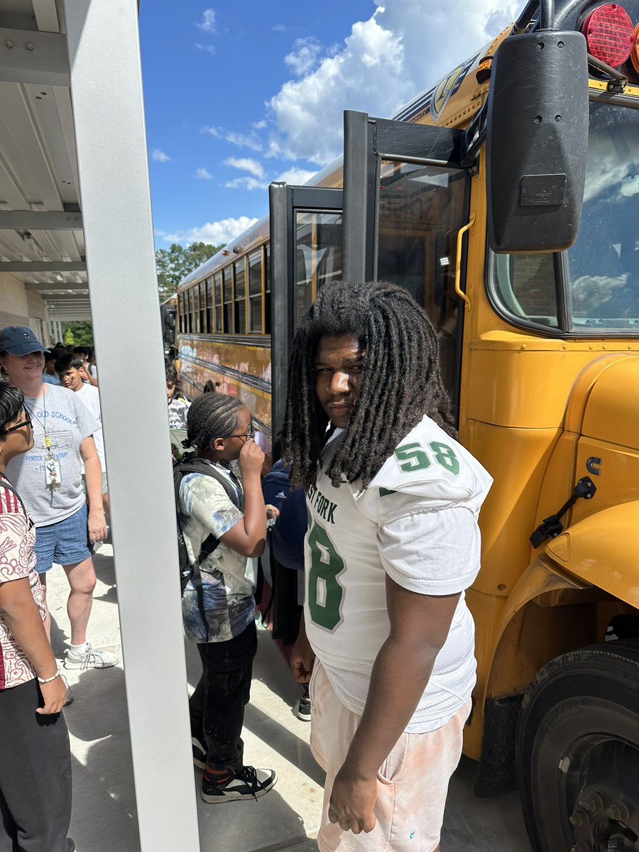 WFGatorFootball's tweet image. Thanks to @PorterElem for letting us come hang out at Dismissal today! Always enjoy hanging with our future @West_Fork_High Gators! @newcaneyisd @NewCaneyAD