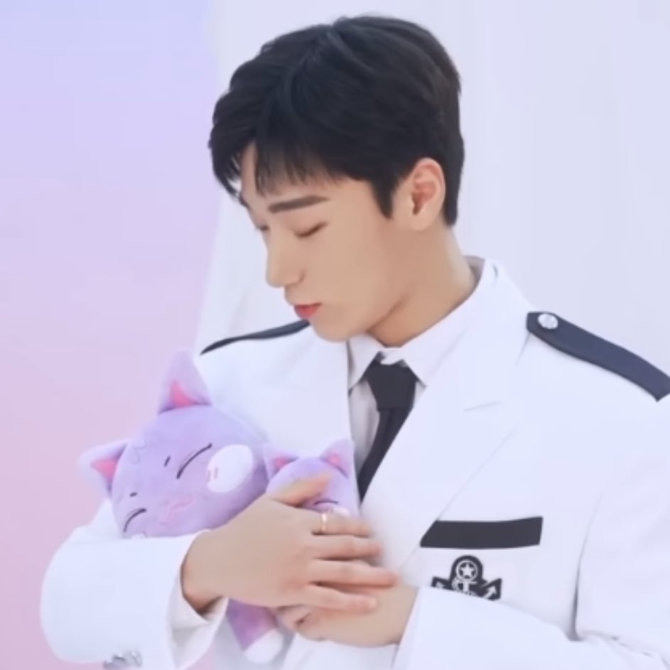 thats his baby 😞🤏