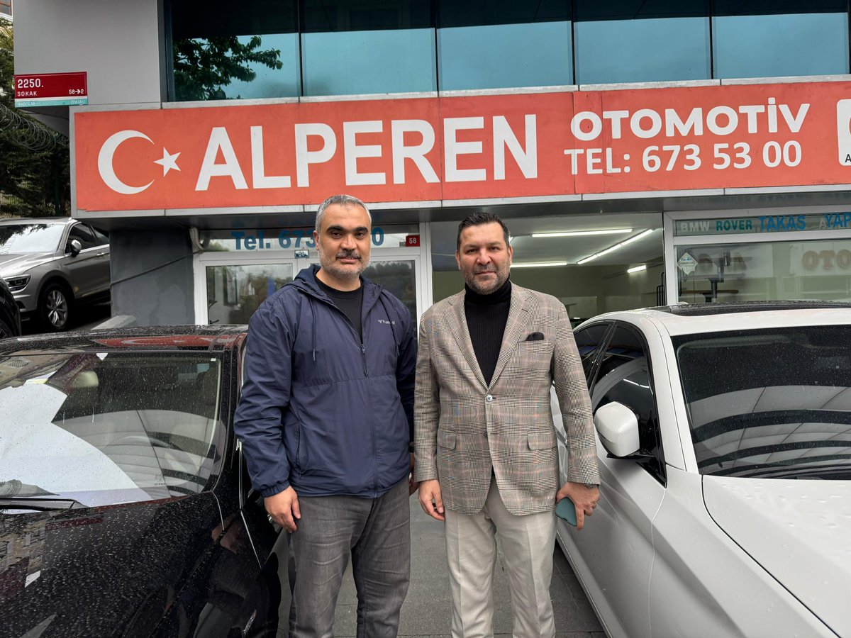 ZİYARET..!

   Geçmişte birlikte şerefle görev yaptığım, Alperen Ocakları eski Genel başkanımız ve Salı günleri, TRT 1 ekranlarından keyifle izlediğimiz “Mehmet Fetihler Sultanı” dizisinin yapımcısı,
Sn. Eyüp Gökhan ÖZEKİN başkanım bizleri işyerimizde ziyaret ederek mutlu ettiler