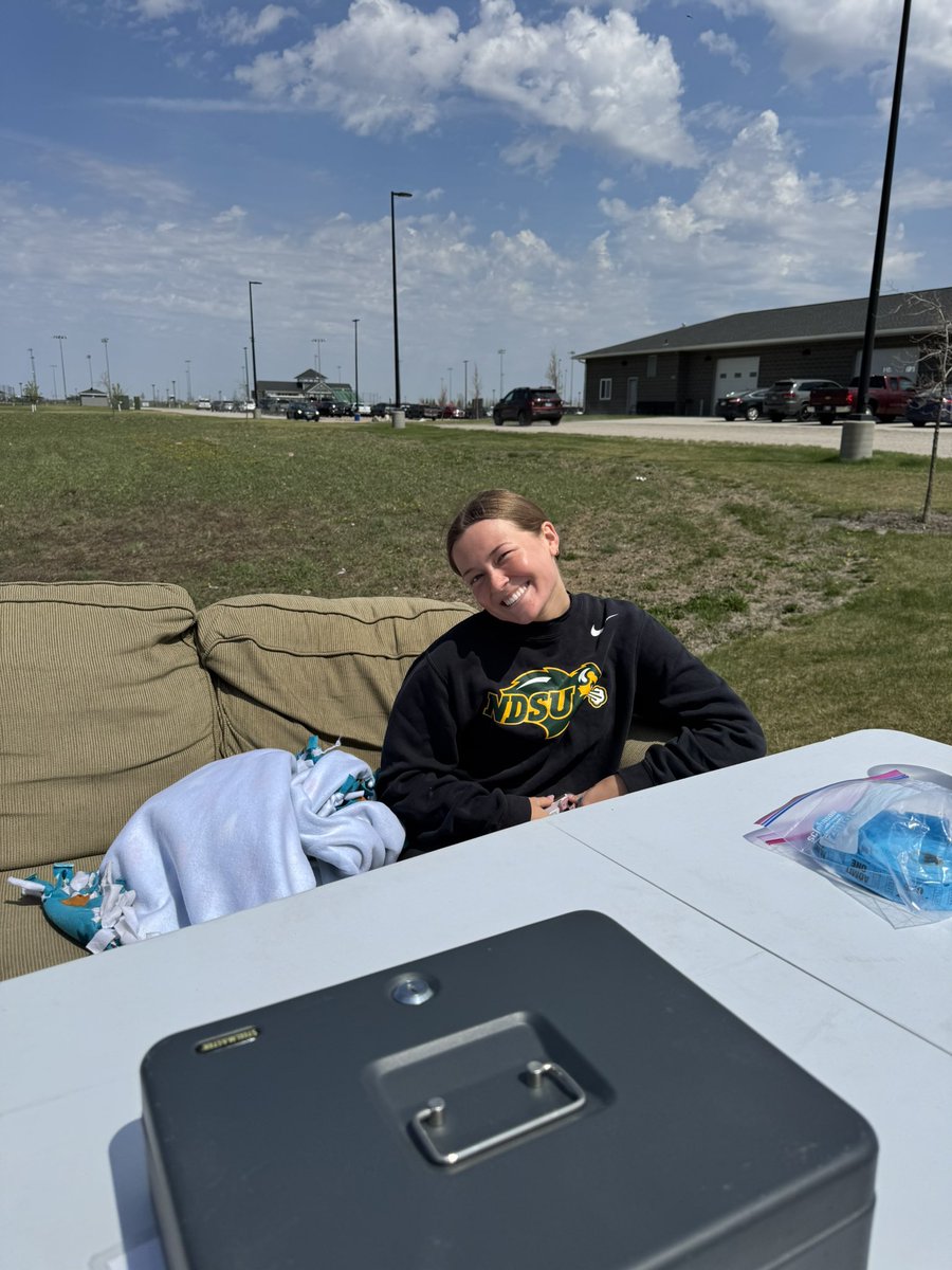 Morgan Russmann (@mrussmann) on Twitter photo So much fun volunteering with <a href="/ndsballstars/">North Dakota Softball All Stars</a>!! Huge thank you to <a href="/GandGCollective/">The Green and The Gold Collective</a> for everything they do๐ค๐ผ๐ค๐ผ So much fun volunteering with <a href="/ndsballstars/">North Dakota Softball All Stars</a>!! Huge thank you to <a href="/GandGCollective/">The Green and The Gold Collective</a> for everything they do๐ค๐ผ๐ค๐ผ
