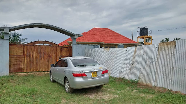 MMProperty256's tweet photo. NAKWERO KIRA: 04 BEDROOMS HOUSE FOR SALE https://t.co/kmFILbll4O

#mmproperties https://t.co/7wmuYPrdDw