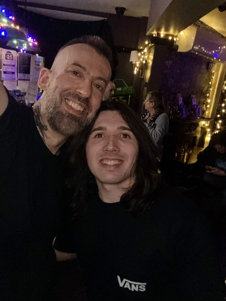 Had an amazing time last night watching the fantastic <a href="/jongomm/">Jon Gomm</a> at the <a href="/fulfordarmsyork/">Fulford Arms</a> 🎵🎸
