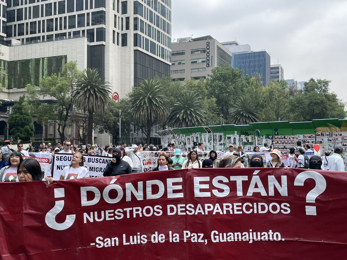 Este 10 de Mayo nuestra más grande solidaridad con las madres que en México han salido a tomar las calles para exigir la búsqueda y justicia. El Estado les debe una respuesta y debe poner todos sus esfuerzos en ello. La búsqueda debe ser una política integral del Estado Mexicano.