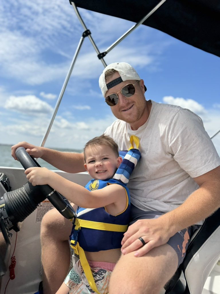 Captain Dawson 🤝 Uncle G