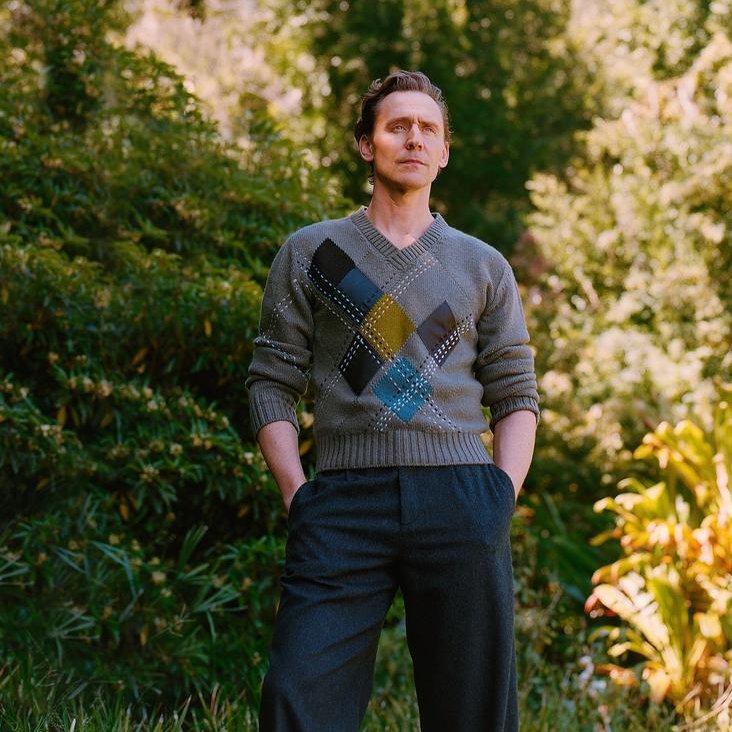 HiddlesAn's tweet photo. Through the forest have I gone. 

A Midsummer Night's Dream,
A2 S2 

#TomHiddleston #ShakespeareSunday https://t.co/zGn8y9U1c3