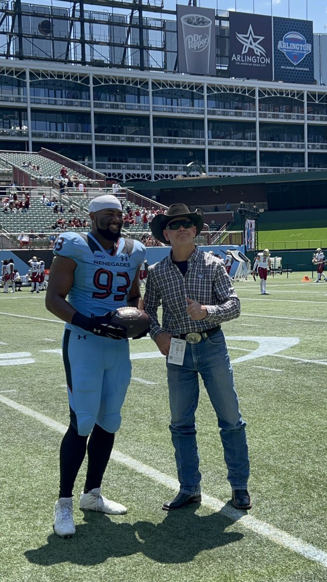 Austin Gamblers (@austin_gamblers) on Twitter photo Thank you <a href="/XFLRenegades/">Arlington Renegades</a> for having coach Michael “G-Man” Gaffney out to deliver the game ball today!
#UFL #uflrenegades #PBR #MichaelGaffney Thank you <a href="/XFLRenegades/">Arlington Renegades</a> for having coach Michael “G-Man” Gaffney out to deliver the game ball today!
#UFL #uflrenegades #PBR #MichaelGaffney
