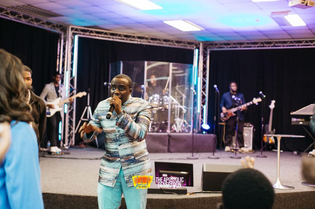 pdanielolawande's tweet photo. YMR UK FLAMES FEST WAS FIRE TODAY KAI KAI 

United Kingdom cannot recover from this meeting 
The word came with power, healings and miracles 
The fire fell
It was explosive.

P.Daniel… Setting generations on fire 
#100millionsoulsonfire 
#fireinmybones 
#pdanielflames https://t.co/MtsDvAMgct