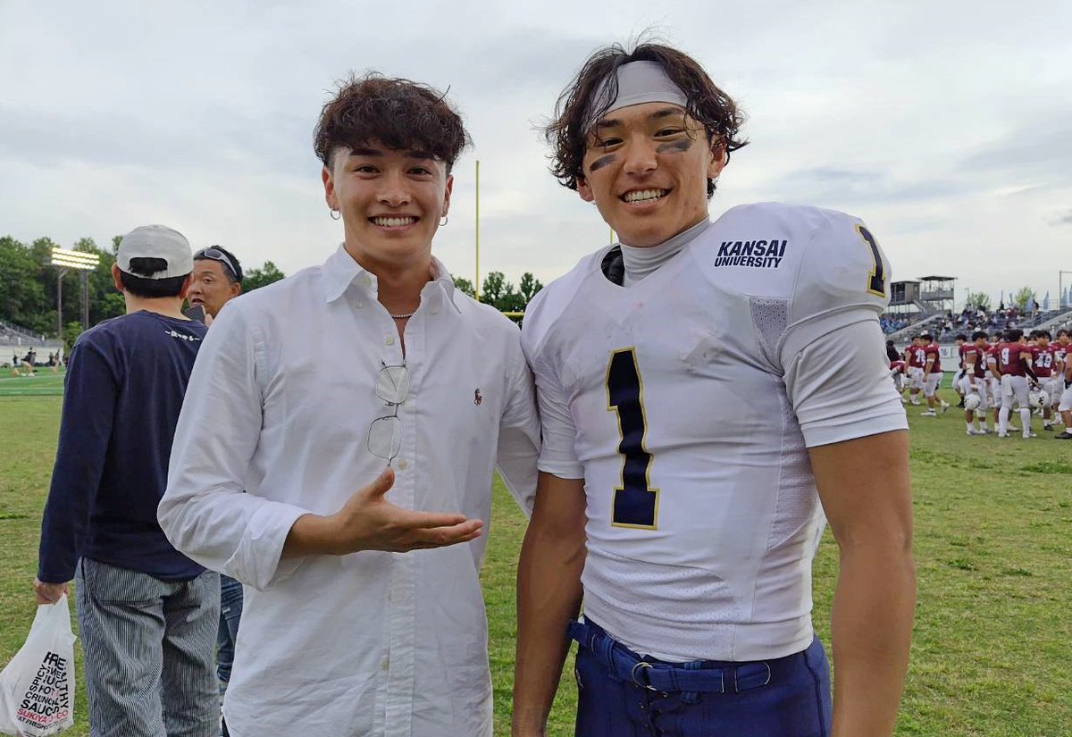 関西大 21-16 早稲田大（5/10）
関大DB吉田優太（3年､大産大附）は終始ボールに絡み、インターセプトも決める活躍でした。会場には吉田が入学時に1番をつけていたDBで、低い、いや低すぎるタックルでおなじみだった須川宗真さんが応援に駆けつけていました。#アメフト #吹奏楽からアメフト