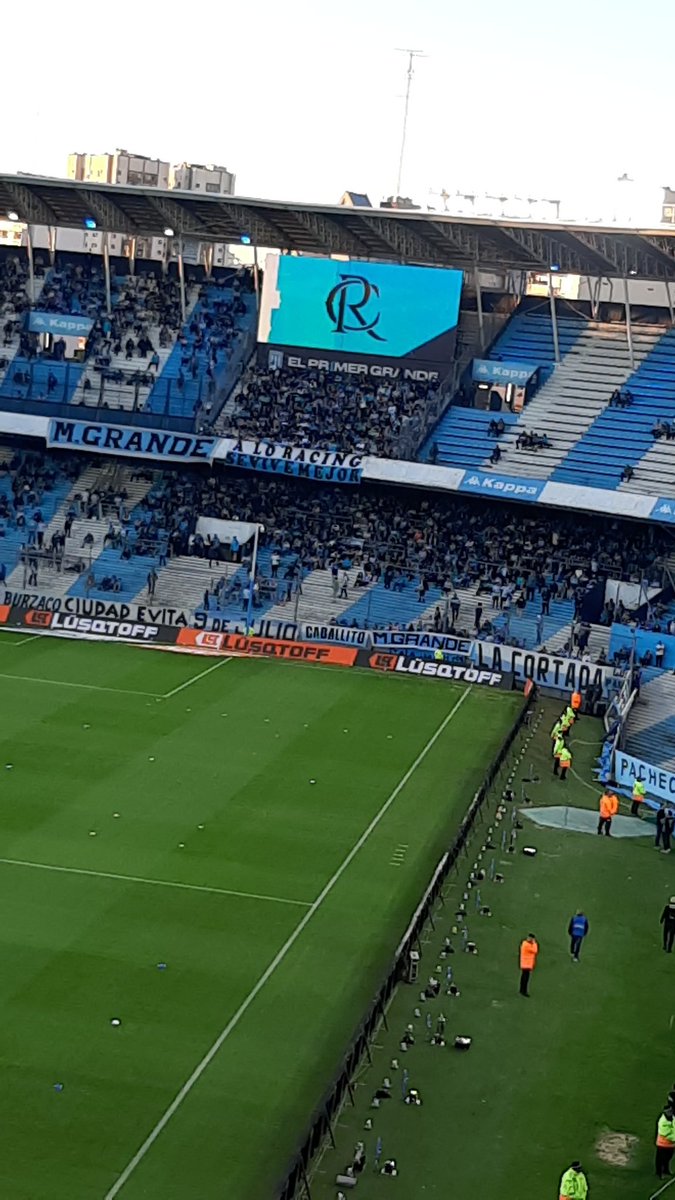 Maty_k22's tweet photo. Vamos RACING💙🤍💙 https://t.co/WLkFOxSH9S