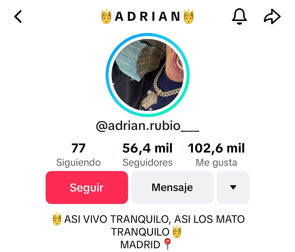 _la_yeezy_'s tweet photo. ¡¡¡ESTAFADOR!!!! 
Este chico está vendiendo entradas falsas para los conciertos de bad bunny en madrid. 
Por no decir que no te responde después de haberle pagado o te las pasa pero no te deja cambiar los datos y al rato desaparecen. NO LE COMPRÉIS 
#badbunnytour #badbunnymadrid https://t.co/ZMdIym9DDb
