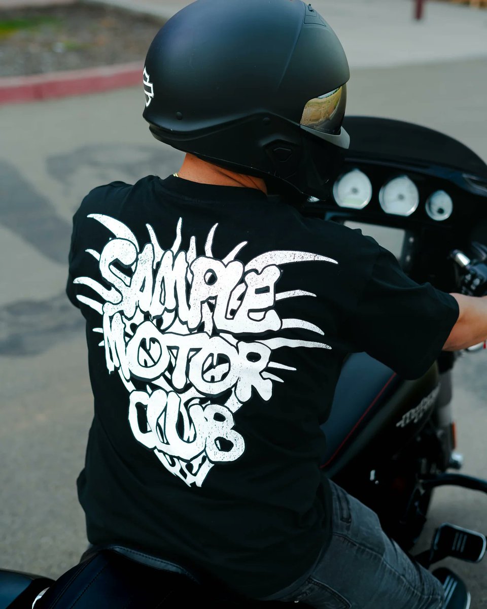 The SMPL Road Runner Tee - Black is now available on our online store - sampleind.com/products/road-…