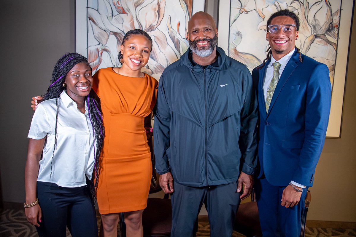 N.C. A&T Athletics (@ncataggies) on Twitter photo Three <a href="/Aggie_JOMC/">NCAT JOMC</a> students interviewed <a href="/Lions/">Detroit Lions</a> GM and A&T grad Brad Holmes before his <a href="/ncatsuaggies/">North Carolina A&T</a> commencement speech on 05/10/25. The full interview is coming soon! Thank you, Brad! 💙💛 #AggiePride Three <a href="/Aggie_JOMC/">NCAT JOMC</a> students interviewed <a href="/Lions/">Detroit Lions</a> GM and A&T grad Brad Holmes before his <a href="/ncatsuaggies/">North Carolina A&T</a> commencement speech on 05/10/25. The full interview is coming soon! Thank you, Brad! 💙💛 #AggiePride