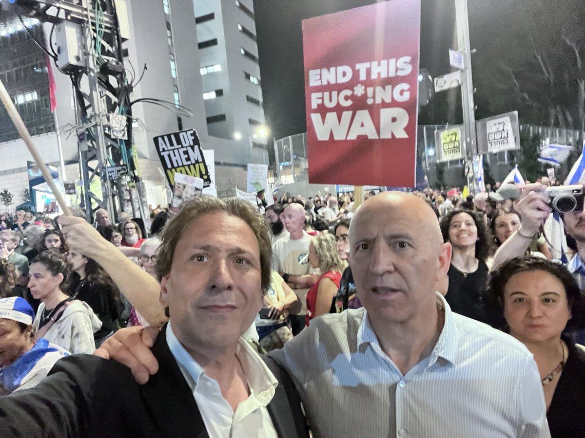 • Jeudi à Hébron et Ramallah avec les Palestiniens
• Hier à Jérusalem avec le camp de la paix israélien et palestinien au sommet It’s Time
• Ce matin au kibboutz Beeri avec les victimes du 7-Oct et ce soir avec les familles des otages puis à la manif à Tel Aviv
Notre tribune⤵️