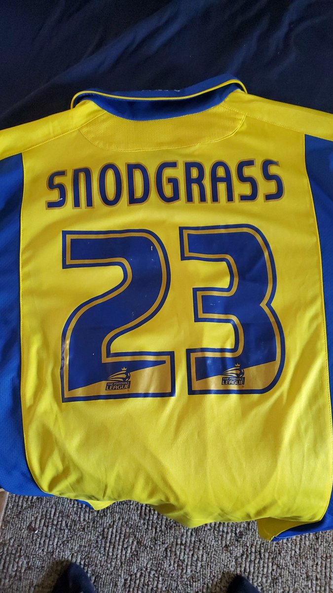 cookimoto's tweet photo. @robsnodgrass7 @PhilHay_ @LUFC So good I got the kit!💪🏆🍻 https://t.co/vyqllhqLFL