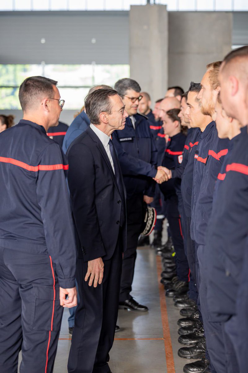 DG_SecCivile's tweet image. Ce qu’il s&apos;est passé ce matin aux abords du centre de secours d’Evian est inacceptable et révoltant. Aux côtés de @BrunoRetailleau et @fnb_officiel j&apos;ai tenu, ainsi que @BoslandJP, à apporter aux sapeurs-pompiers de Haute-Savoie mon soutien et à leur témoigner la solidarité de…