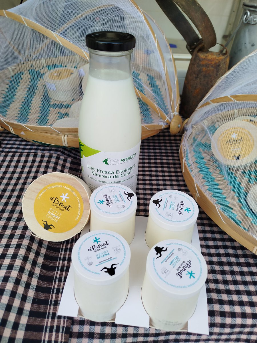 Demà estarem a la Fira Agrícola de Collserola. Tindrem formatges, iogurts i llet de cabra i vaca.
Us esperem!