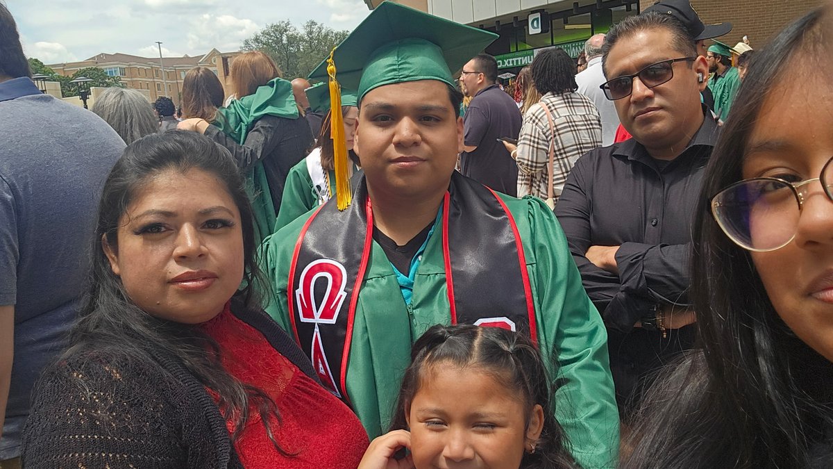 Molina Football (@molinafootball) on Twitter photo Big S/O to Chris Ventura
former Jag becomes the FIRST in his family to graduate from College.
Get your education
Apply a new standard
Congrats to Chris & Family.
JUICE
ATTITUDE
GROWTH
SUCCESS
<a href="/dallasathletics/">Dallas ISD Athletics</a> <a href="/Coachbru3/">Coachbru</a> <a href="/coach_balderas/">Coach Balderas</a> <a href="/Ms_RiveraDISD/">Daisy Rivera</a> <a href="/MolinaHigh/">Moises E. Molina High School</a> Big S/O to Chris Ventura
former Jag becomes the FIRST in his family to graduate from College.
Get your education
Apply a new standard
Congrats to Chris & Family.
JUICE
ATTITUDE
GROWTH
SUCCESS
<a href="/dallasathletics/">Dallas ISD Athletics</a> <a href="/Coachbru3/">Coachbru</a> <a href="/coach_balderas/">Coach Balderas</a> <a href="/Ms_RiveraDISD/">Daisy Rivera</a> <a href="/MolinaHigh/">Moises E. Molina High School</a>