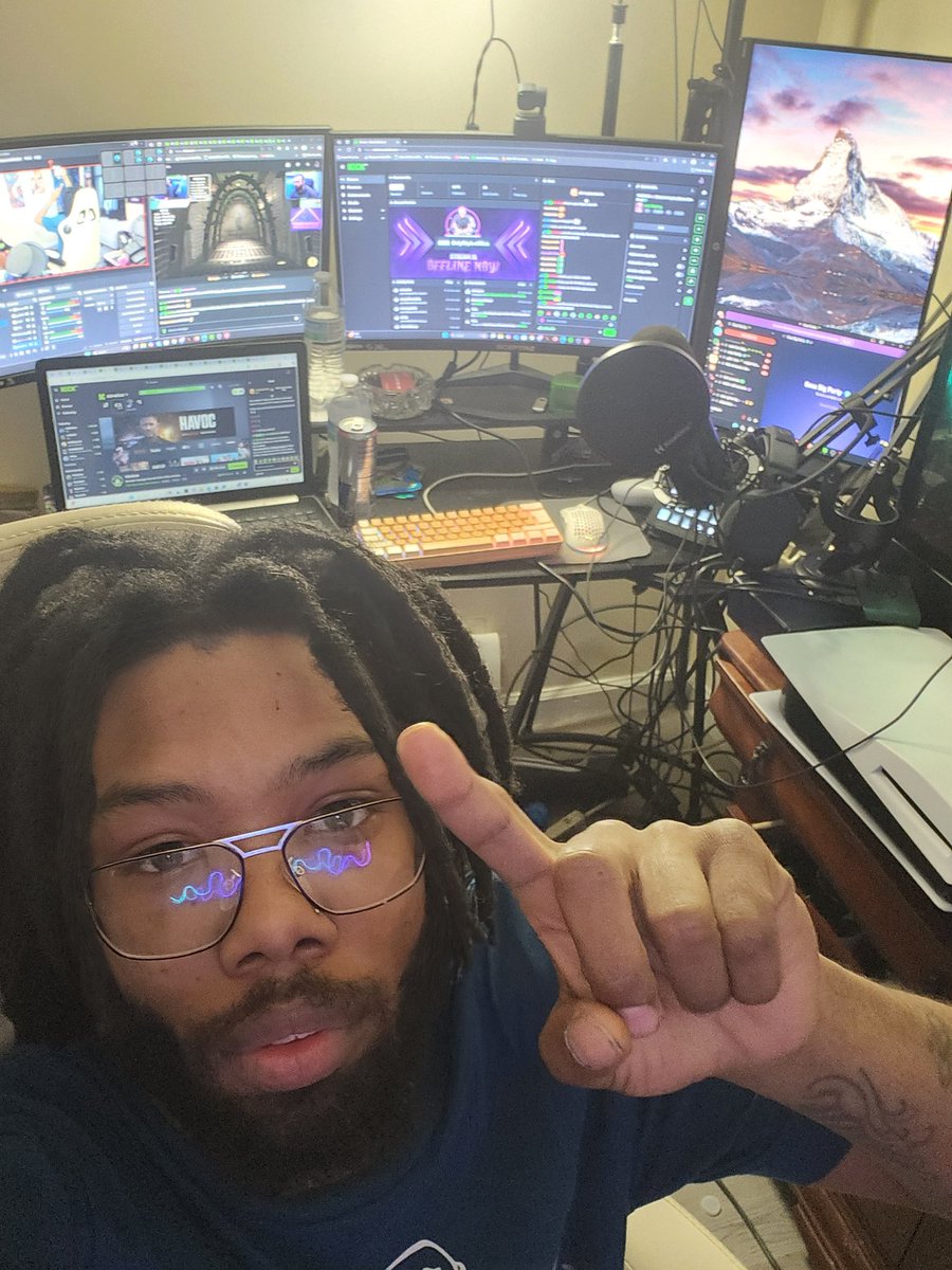 Hey You🫵Yes YOU🫵

IM LIVE ON <a href="/KickStreaming/">Kick</a> 
kick.com/onlyriq
"I know I need a haircut"🤣