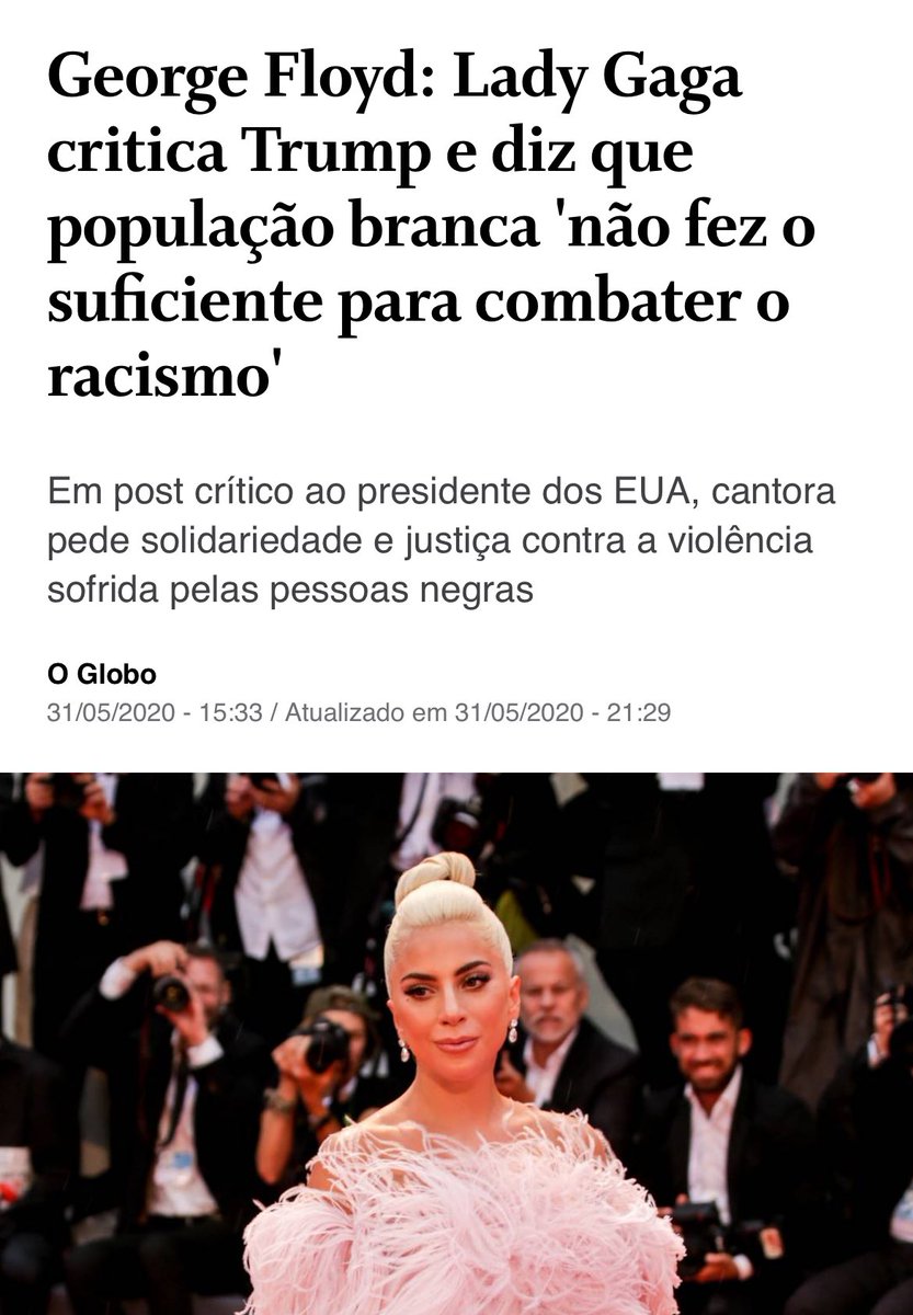 Não só levanta bandeira contra o racismo, como afronta as autoridades.
