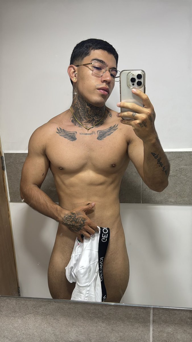 LAlejandro__'s tweet photo. 25% descuento en mi azul 🫠❤️‍🔥 https://t.co/qT6lfeAwJj https://t.co/lJKJt8e0br