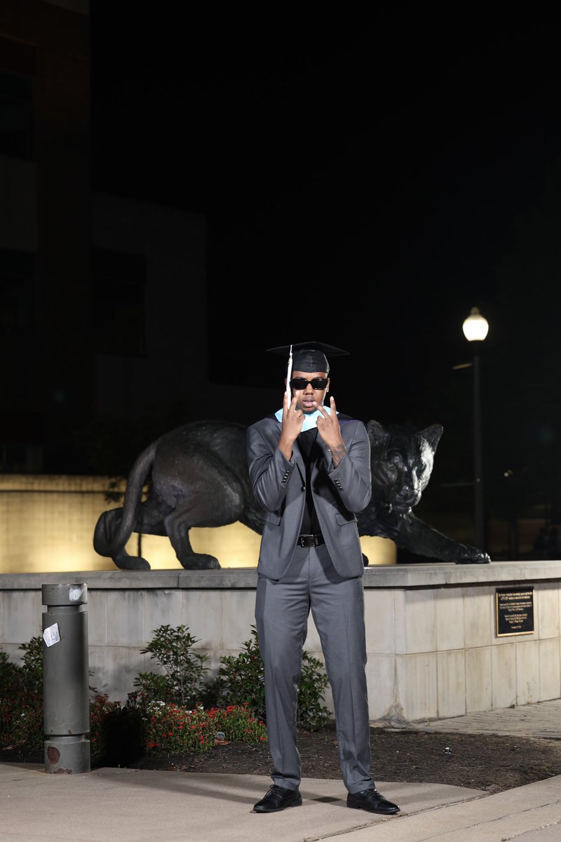 BalloutC__'s tweet image. Life Update: Mastered it! 🙏🏾🎓