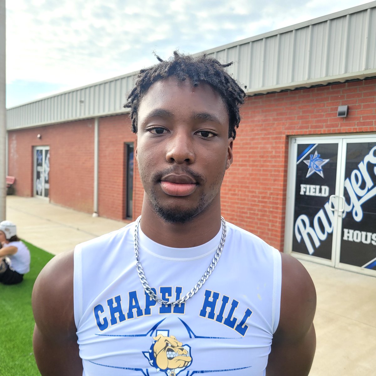 Tyler Chapel Hill 2026 QB Malik Gee led the Bulldogs to a 2-1 record today, live arm and had full command of the offense #txhsfb <a href="/dctf/">Dave Campbell's — TexasFootball.com</a> <a href="/coachriordan/">jeff riordan</a>