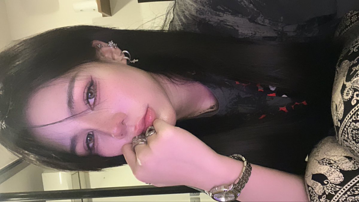 valentino (@69favcigarettes) on Twitter photo 