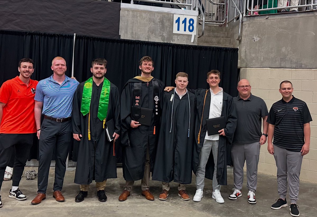 Great day to be a Bear! 

Three players, a Student Assistant, and a Graduate Assistant. 100% in 2025 and 22 player graduates in the last five years. #AlwaysUs 🐻🏀
