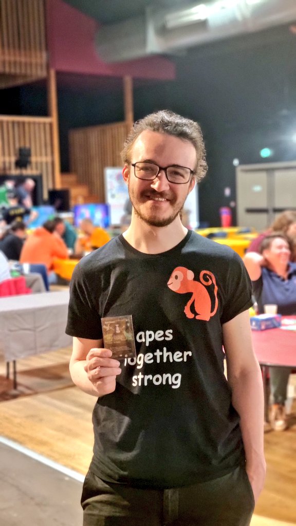 Nouveau trophée pour le champion du monde ! Au termes d'un tournoi marathon de 12 heures.

Il s'adjuge son premier TorinoFest avec un Temur Splash Blanc ! 

Toujours un plaisir de t'accueillir  ici @JEDepraz  ! 

Un magnifique champion pour notre tournoi  du Gathering !
