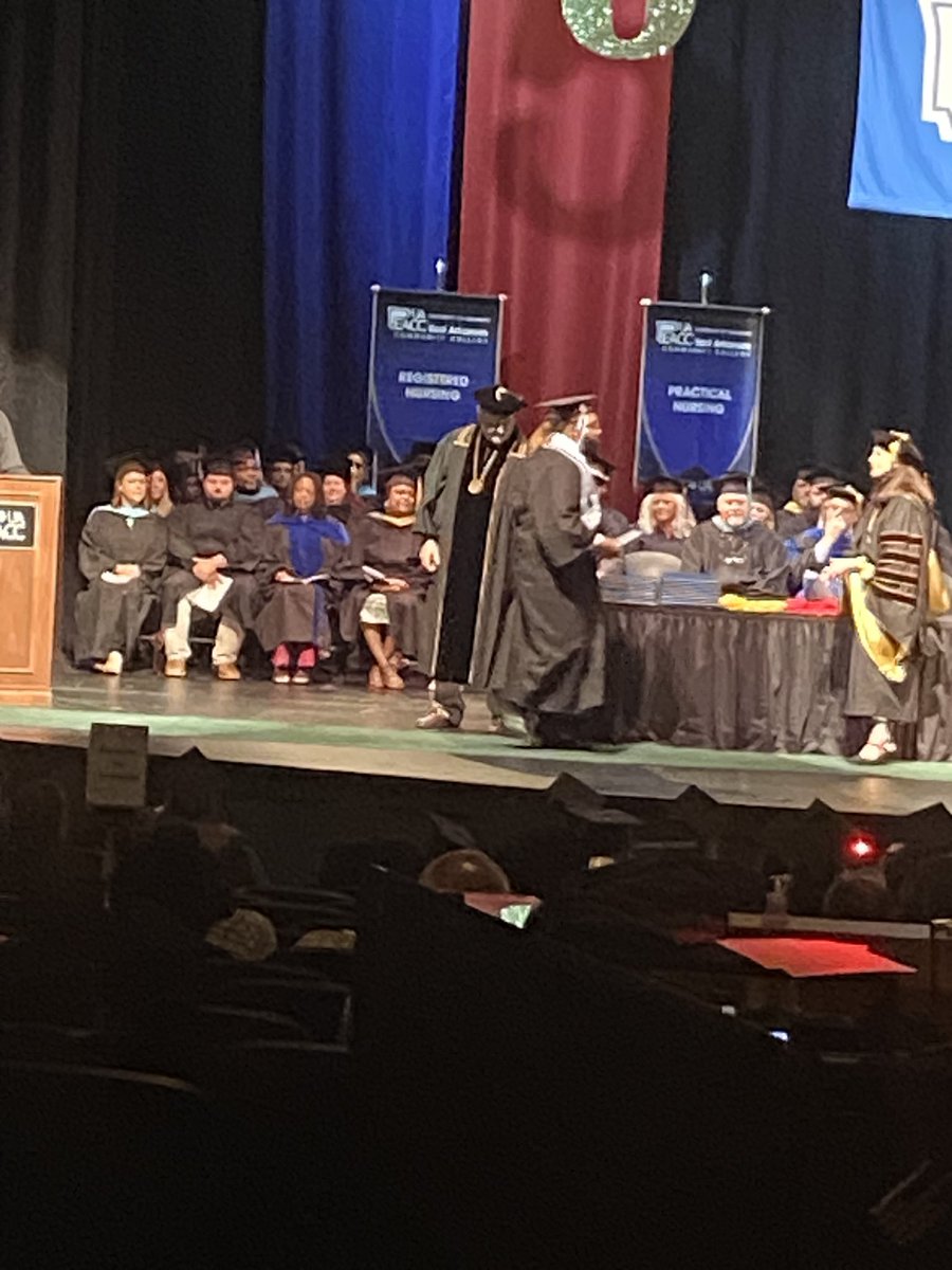 KYDFrost's tweet image. 7 years.. 7 long, arduous years of running. That’s how long it took me to finally retake the EMT course. 2017 i was a naive 18 year old that barely skated by (literally two points from failing). 2024/25 i graduated top of the class. Forever blessed nonetheless 🙏🏼🚑