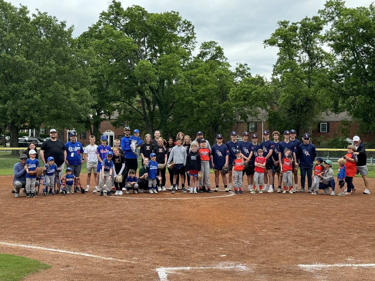 Great day to volunteer with my <a href="/Knights09SB/">Knights 09</a> sisters! Go Franklin Challengers! <a href="/CampbellRa2008/">Campbell Raphael</a> <a href="/EilyWolfe2028/">Eily Wolfe</a> <a href="/elainamo16/">Elaina Morgan</a> <a href="/AMayberry2028/">Autumn Mayberry</a> <a href="/AMyers2027/">AddisonMyers2027</a> <a href="/MickeyR2027/">Mickey</a>