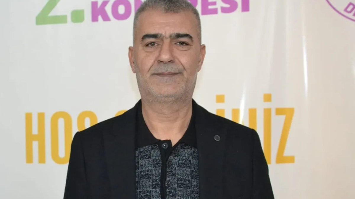 DEM Parti Batman İl Eş Başkanı Mustafa Mesut Tekik, kalp krizi sonucu hayatını kaybetti.