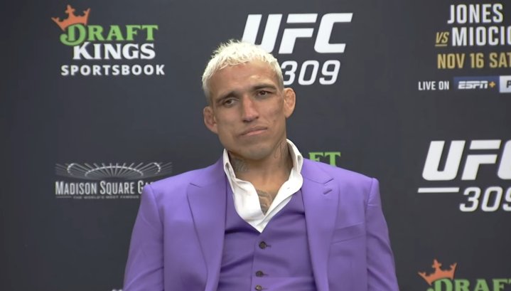 *JDM wins the title*

Charles Oliveira: