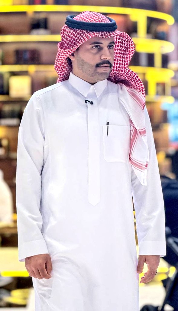 •
                _ أنت الروايه وأنت النص _
                _ أنت الناقد وأنت الكاتب _
                    _ أنت لست كغيرهم _

#سبايكي