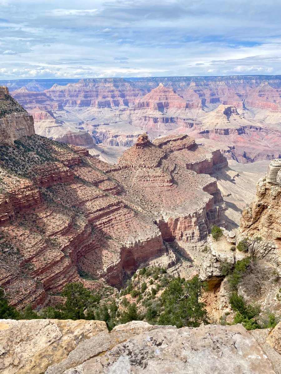 TrishaPytko's tweet photo. We spent her 13th at the Grand Canyon- the night sky was so clear, we saw the Milky Way. https://t.co/bgZGAXHZlB