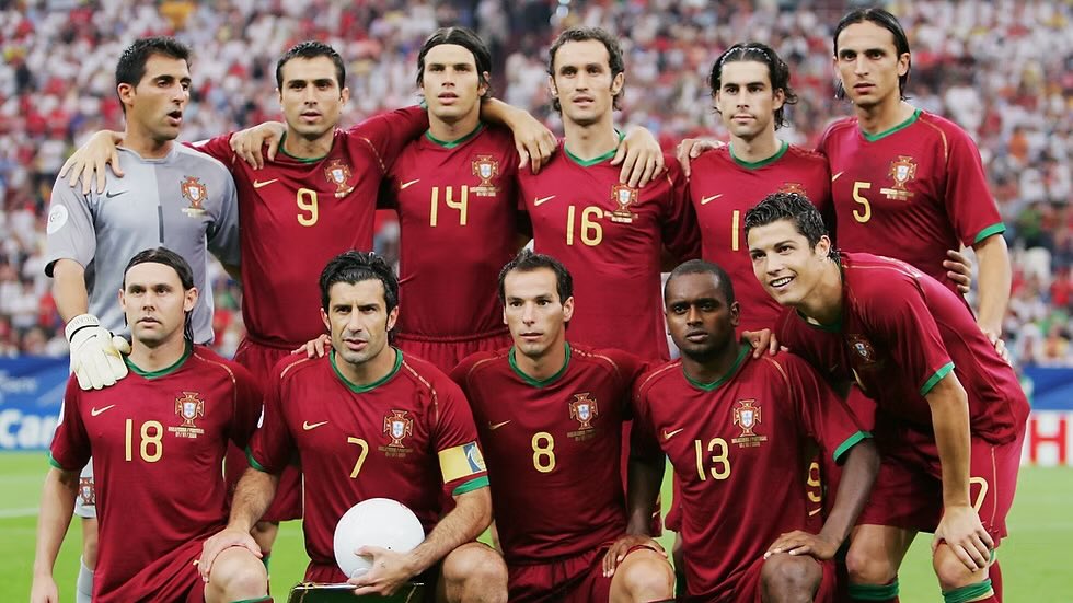 noLsZzz's tweet image. Don’t let Messi fans brainwash you. 

2006 Portugal squad is very old and overrated. Carried by a Young Ronaldo and a Washed Maniche. Portugal struggled to take down Angola, Iran, and were dominated by a 10 man England side for 75 Minutes. Without Ronaldo, this team has Zero…