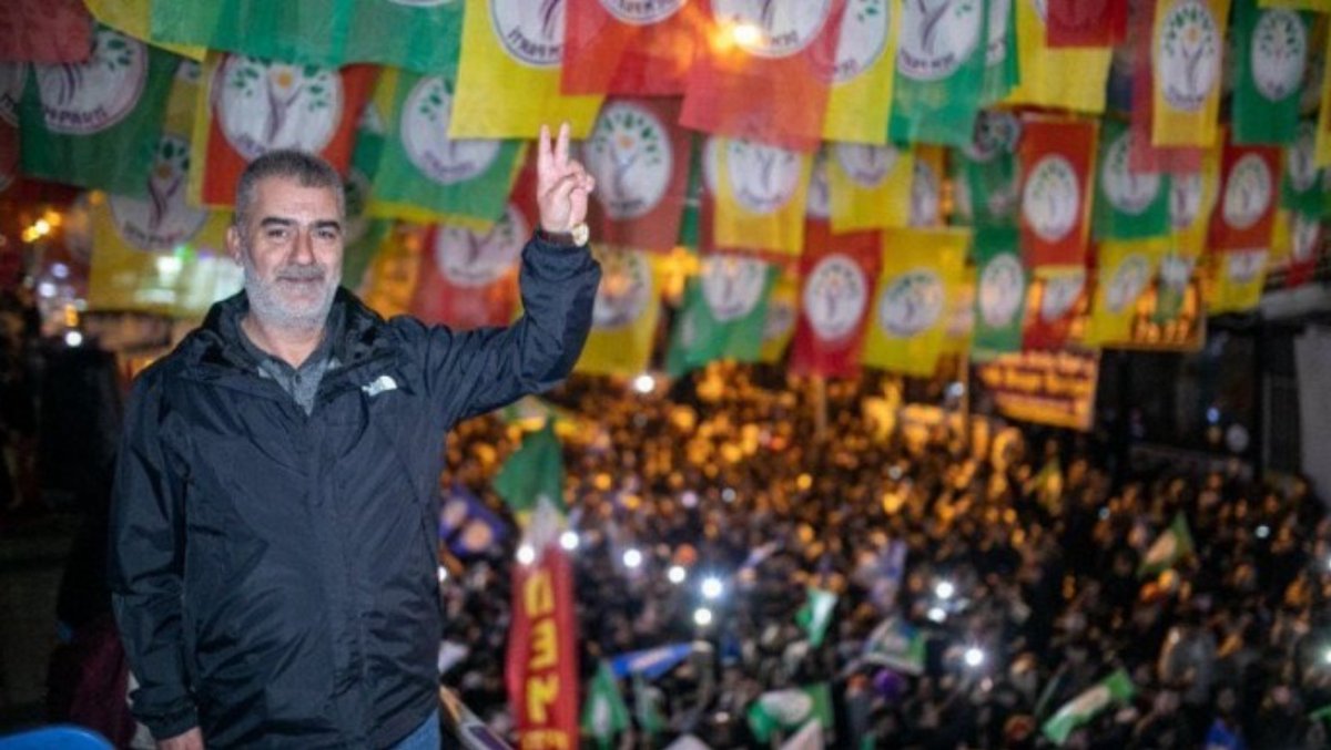 Şoreşgerê hêja, xizmetkarê gelê me Mustafa Mesut Tekik wefat kiriye. Dostekî dilpak û welatparêz bû. Gellek xemgîn im. 

Malbata wî ya rêzdar bi salan e di doza hebûn û azadiyê de pêşengî dike. Serê malbatê û Kurdistanê sax be...

#MustafaMesutTekik