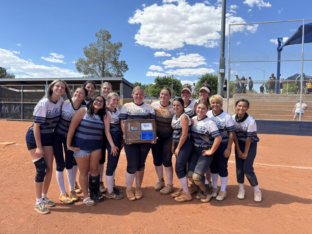 boulder_hs's tweet photo. REGIONAL CHAMPS! Our BCHS Softball team takes the title and is headed to STATE! Let’s go, Eagles! #bchs41 #bchssoftball #statebound https://t.co/QCh6sHJOMi