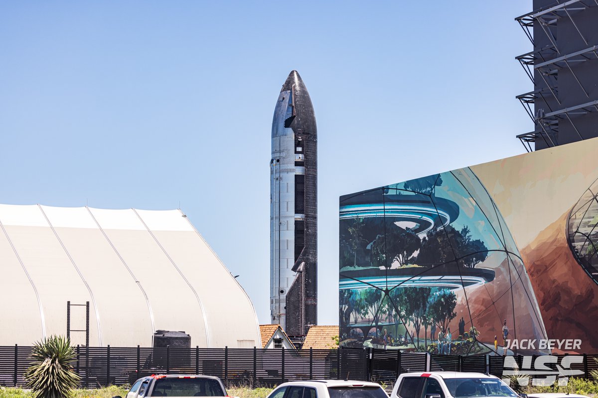 thejackbeyer's tweet photo. Ship it! @NASASpaceflight https://t.co/xKO40zXerR
