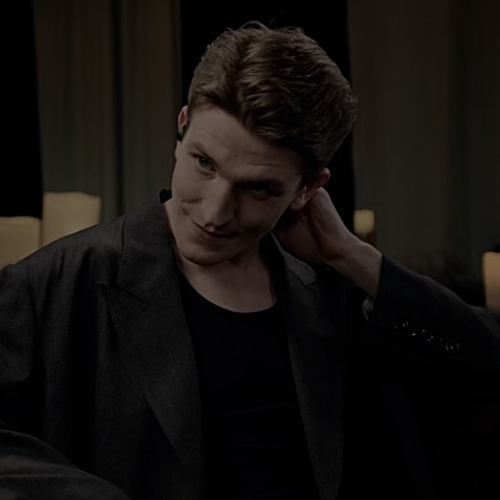 theprnceofashes's tweet photo. damn your love 
damn your lies https://t.co/rnbTCCKj5h