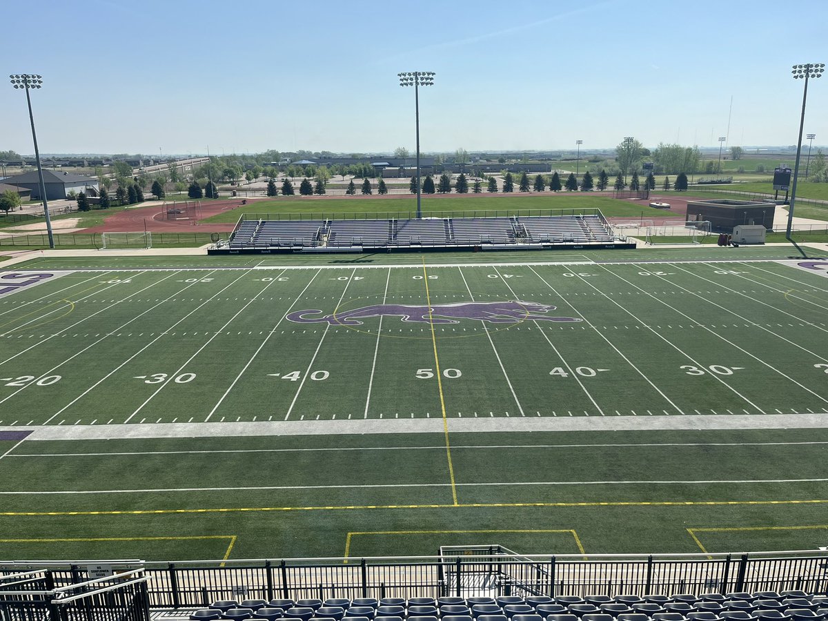 Had a great day down at <a href="/USFCougarsFB/">USF Football</a> junior day with <a href="/TristenSeidl/">Tristen Seidl (BIG Tasty)</a>. Got to meet all of their great coaches. Cant wait to be back!
<a href="/CoachJ_USF/">Alex Johnson</a> <a href="/CoachJ_USF/">Alex Johnson</a> <a href="/JimGlogowski/">Coach Glo</a>