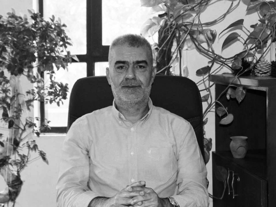 İl Eş Başkanımız Mustafa Mesut Tekik’i kaybetmenin derin üzüntüsünü yaşıyoruz.

Ömrünü halkının özgürlüğü yolunda emek ve mücadele ile geçirmiş değerli yoldaşımıza Allah’tan rahmet, ailesine ve halkımıza sabır diliyoruz.

Cenaze ve taziye programı daha sonra paylaşılacaktır.