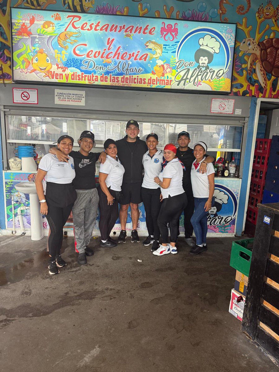 USAmbassadorPAN's tweet image. Fue un placer visitar el Mercado de Mariscos esta tarde, gracias al equipo de Don Alfaro Cevicheria por la bienvenida y el excelente ceviche!