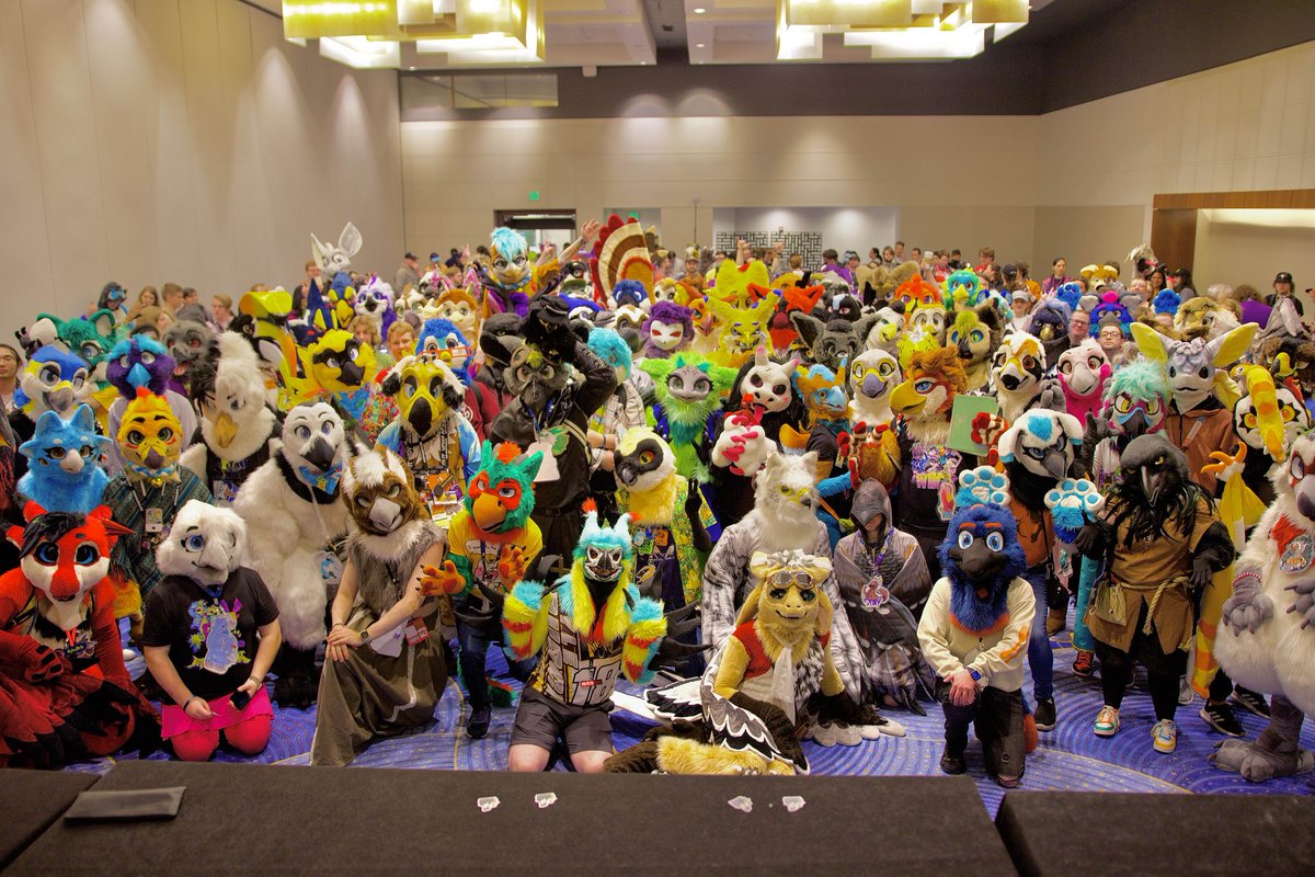 Marais 🔜 FWA (@vsmallbirdboi) on Twitter photo One of the photos I took from the FWA '25 Avian Meet 'N Beak! What a turnout!
Excuse my shoddy camerawork, and a big thank-you to <a href="/GildrynTheEagle/">Gildryn the Golden Eagle 🦅</a> for helping with the editing!~ One of the photos I took from the FWA '25 Avian Meet 'N Beak! What a turnout!
Excuse my shoddy camerawork, and a big thank-you to <a href="/GildrynTheEagle/">Gildryn the Golden Eagle 🦅</a> for helping with the editing!~
