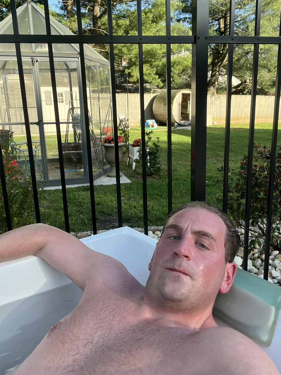 H0ListicLlFE's tweet image. 20 minute Sauna
3 minute cold plunge at 48 degrees
Back in Sauna for 15 min
Back in cold plunge for 3 min
🥵 🥶 🥵 🥶
#sauna #ice #SaturdayMotivation #SaturdayVibes #HealthyLiving #HealthyLifestyle #HealthyHabits @SalusSaunas